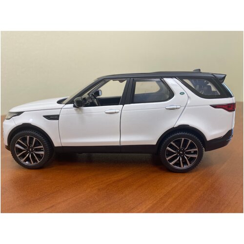 Машинка Land Rover Discovery Sport, 1:24 , белый