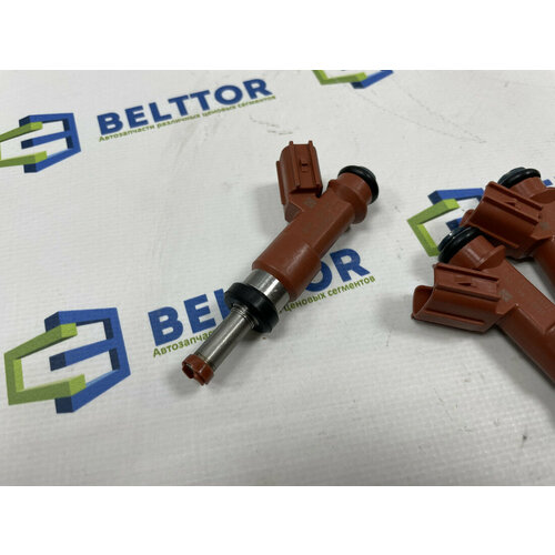 Форсунка топливная 2325031050 2400₽