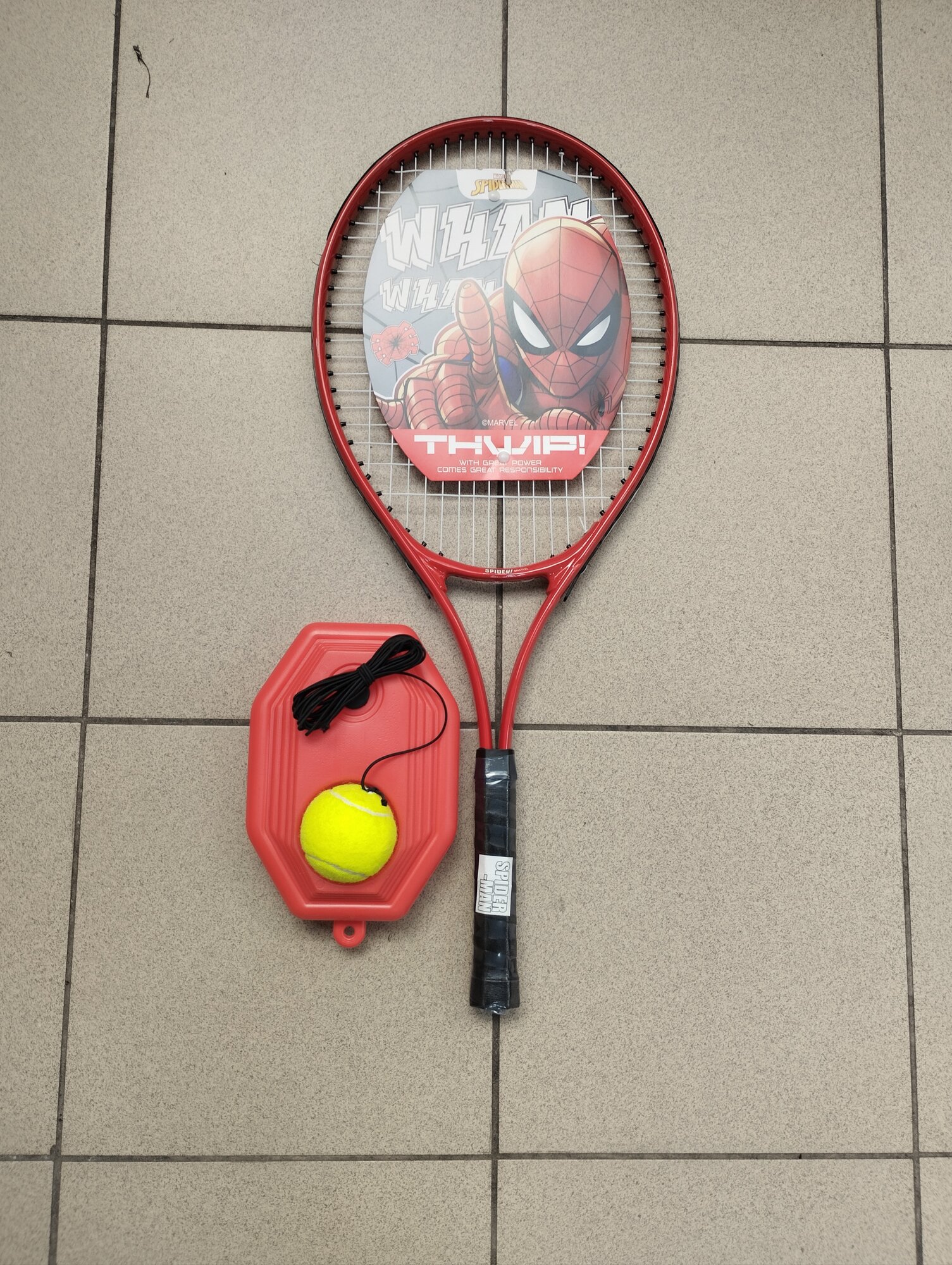 фото Тренажер для большого тенниса с водоналивной платформой и с ракеткой