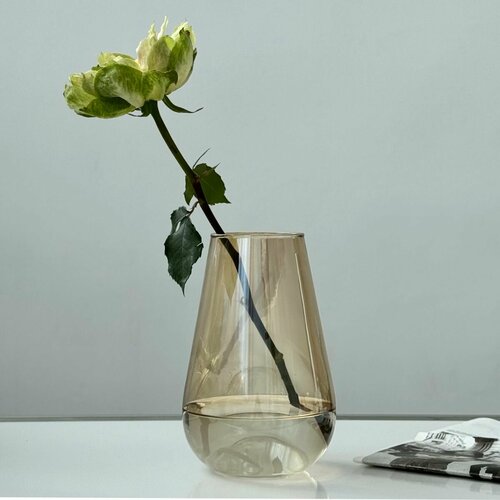 Ваза стеклянная для цветов 20 см
