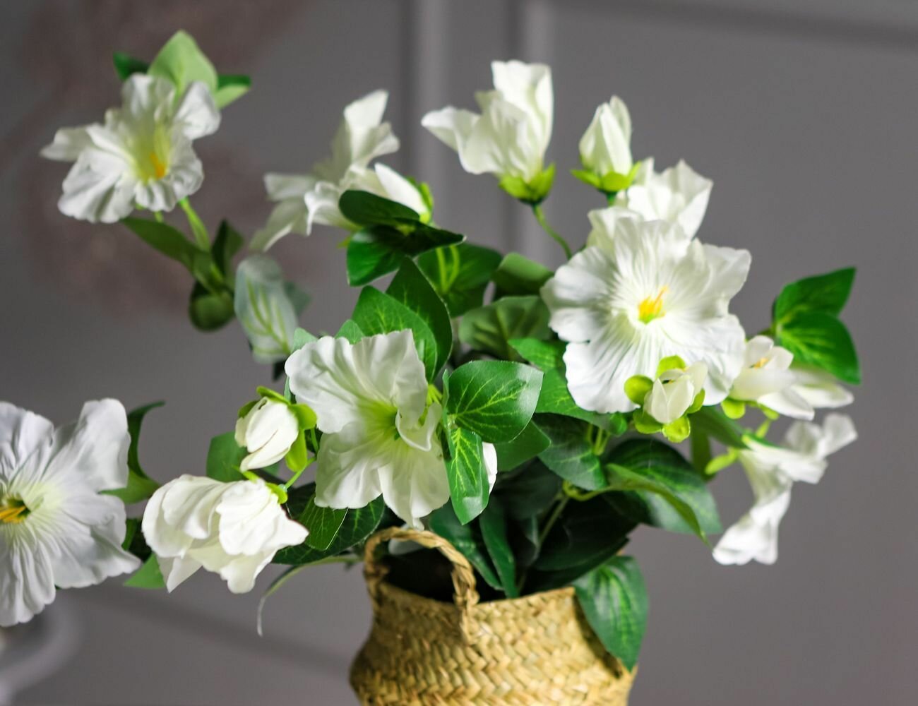 Искусственный цветок в горшке гибискус белый, 35х20 см, Koopman International 317221240-1 — фото 1