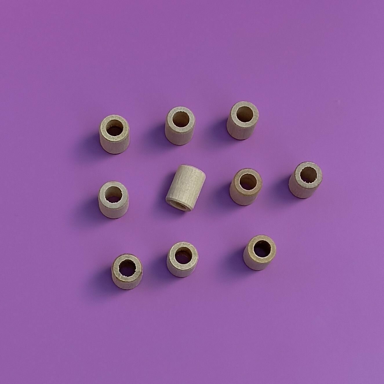 фото Деревянные рамные пробки диаметр 11 мм длина 15 мм сквозное отверстие 6,35 мм, граб, MEYNE Germany, для ремонта пианино и роялей