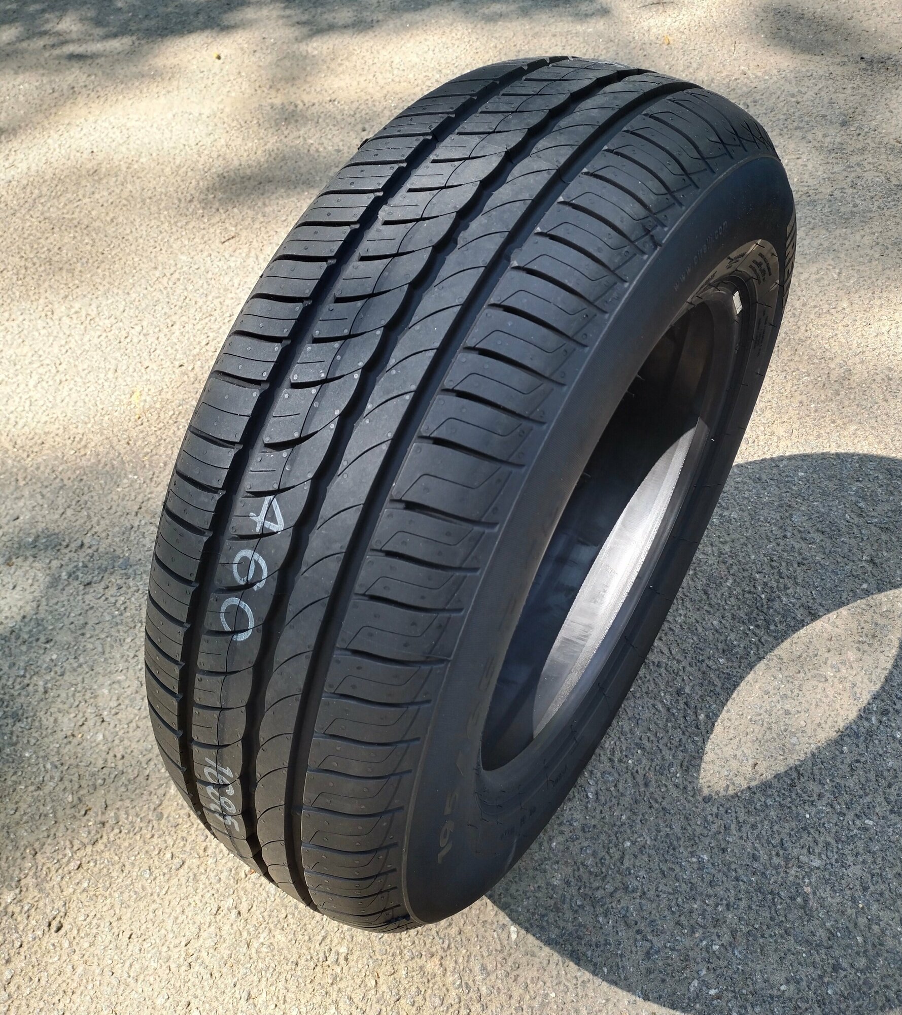 Pirelli cinturato p1 185/55 R15 82H летняя - фотография № 14