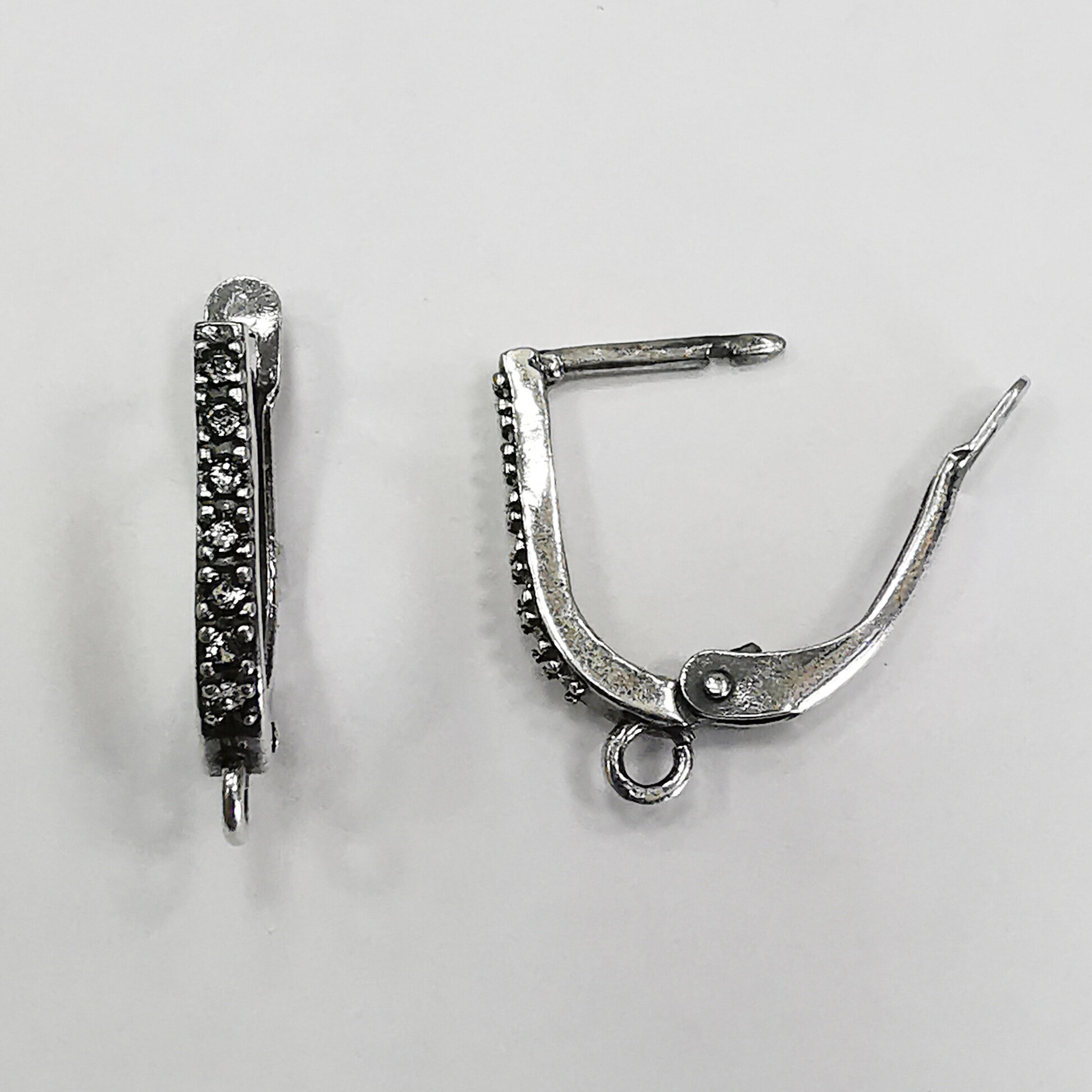 Швензы закрытые 20х2.5мм с английским замком Полоска со стразами базовый материал - латунь посеребренные с чернением пара