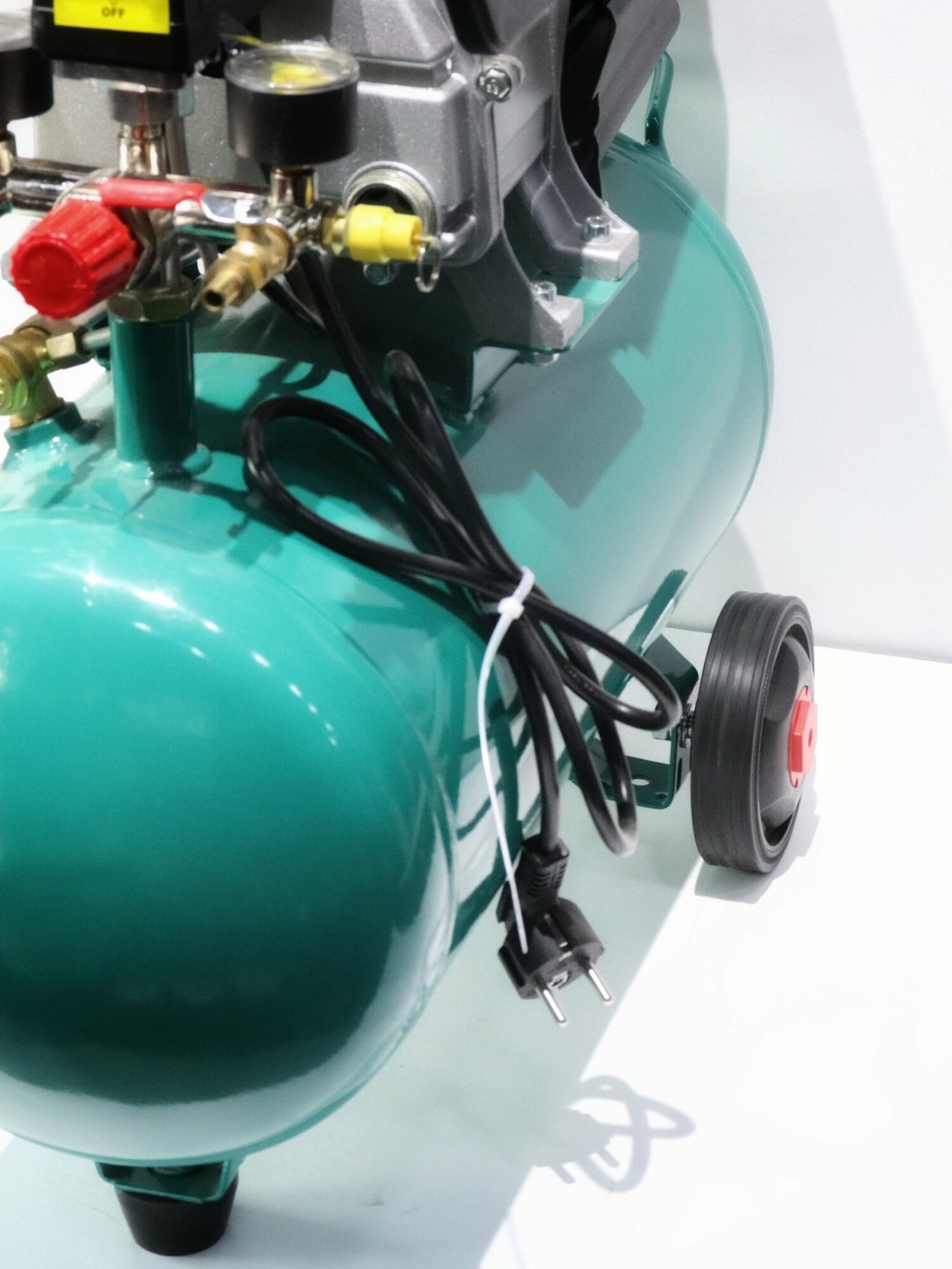 Компрессор воздушный SAAB "BM24L", поршневой, дизельный, масляный — фото 1