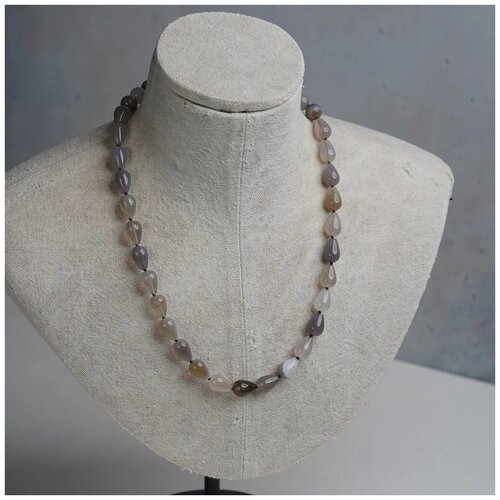 Бусы из серого агата