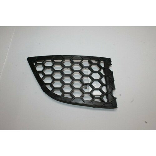 Решетка бампера Chery Bonus перед прав 562₽