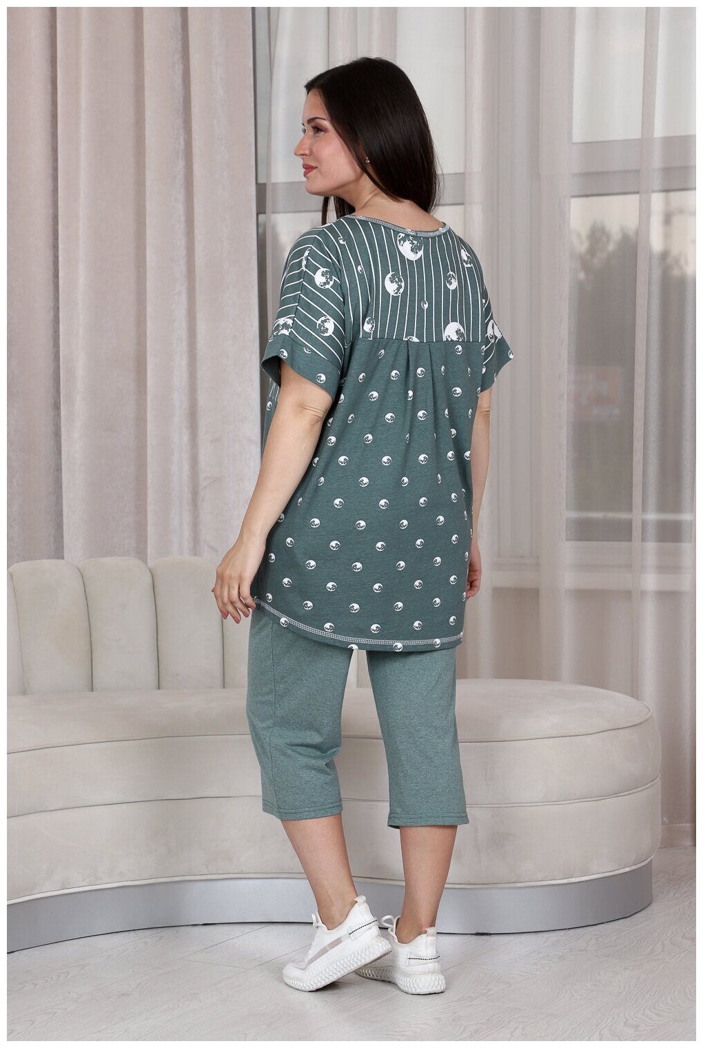Комплект Натали, бриджи, футболка, капри, короткий рукав, пояс на резинке, карманы, трикотажная, размер 54, зеленый - фотография № 14