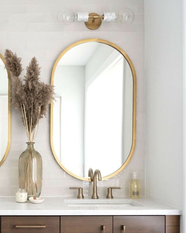 Овальное зеркало капсула в тонкой золотой раме 101/47 см - фотография № 4