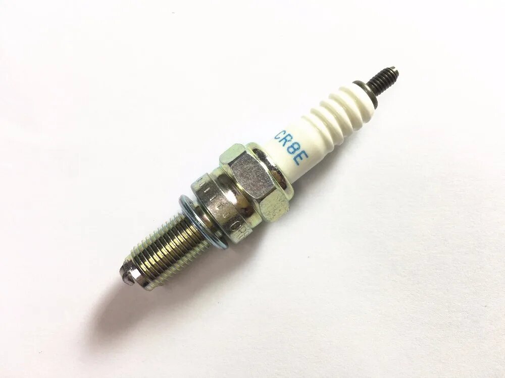 Свеча зажигания CR8E для Benelli Stels BN251 TNT25 BN302 TNT300 BN600 TNT600 TRK502 Keeway RK6 / BN TNT 25 251 300 302 600