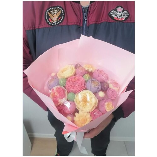 Букет цветов роз из шоколада с пионами и ромашками ART45PB1