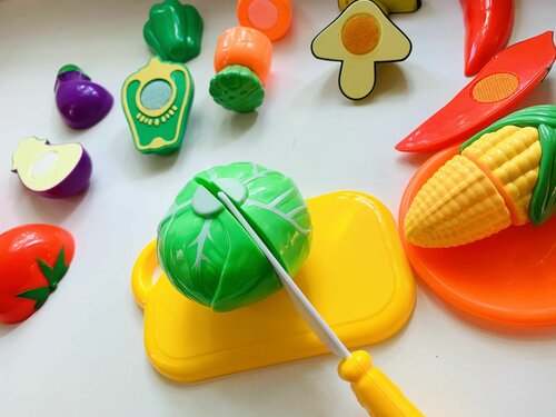 Игровой набор режем овощи на липучке большой размер игрушек с доской и ножом, тарелкой 11 предметов