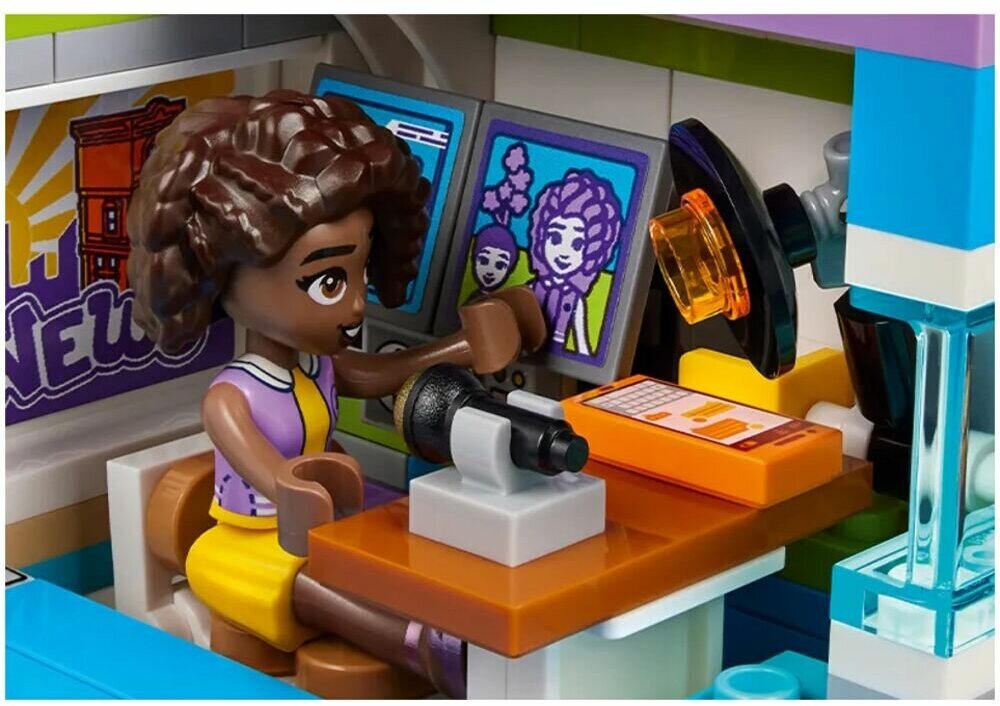 Конструктор LEGO Friends 41749 Фургон отдела новостей