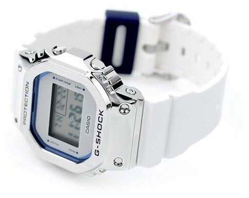 Наручные часы CASIO G-Shock GM-5600LC-7