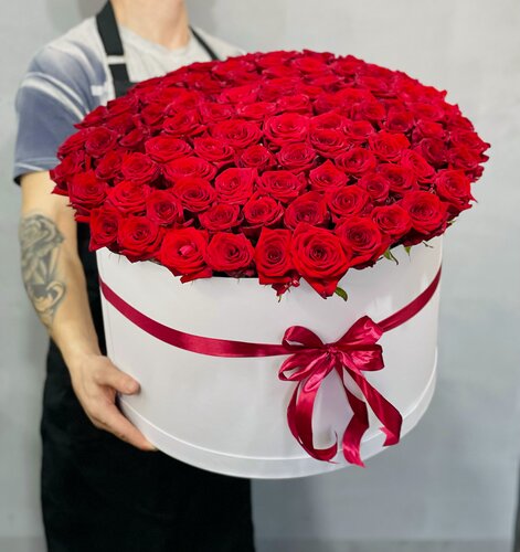 Изображение товара Букет Rybe-Flowers "101 Красная Роза" 101шт, 30 см, красная роза, в коробке