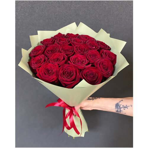 Букет из 21 красной розы 50см/ Радуга Букет
