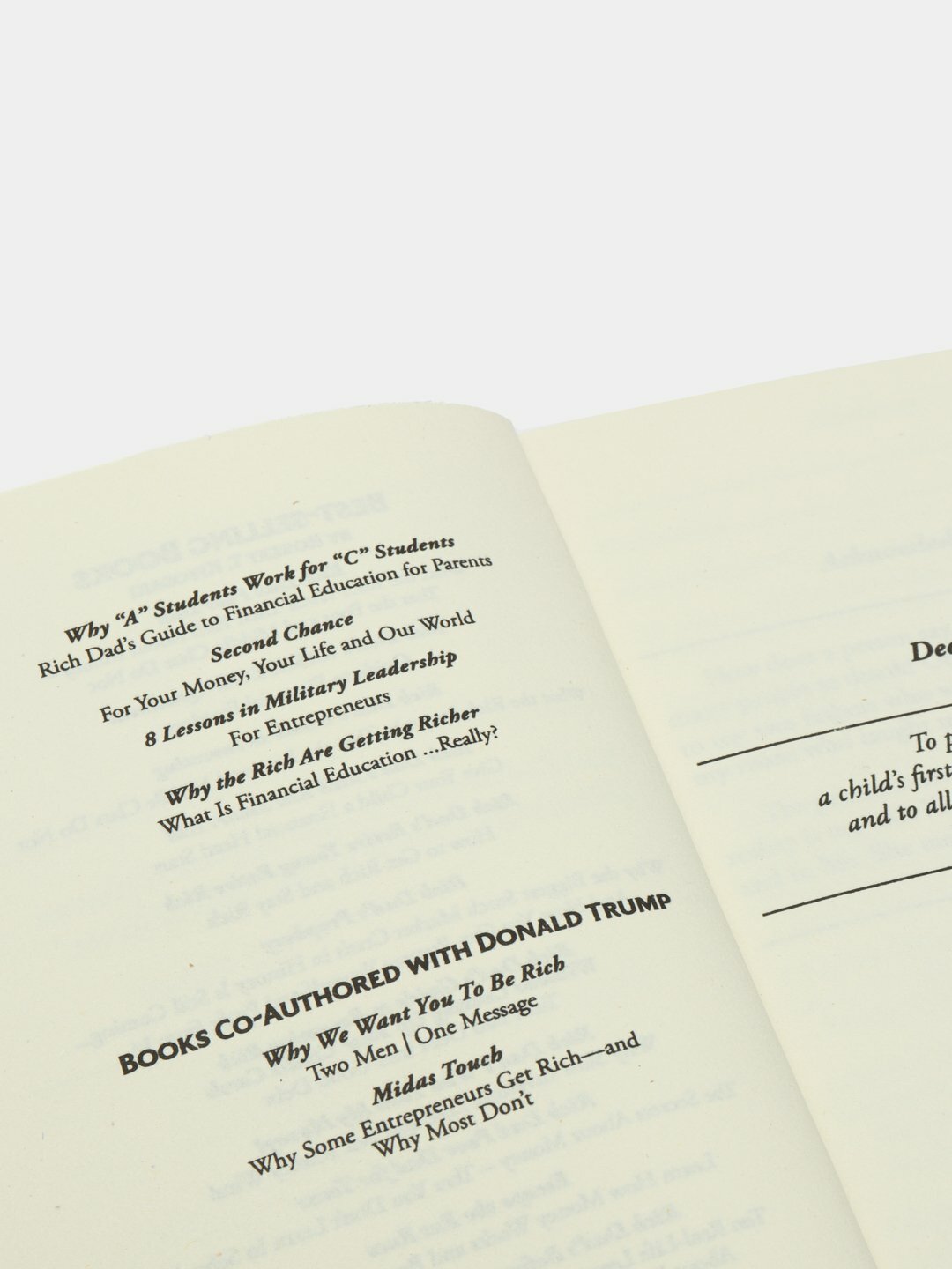 Книга "Rich Dad, Poor Dad", Robert Kiyosaki, 2017 г, 354 стр, А6, черно-белые иллюстрации — фото 1