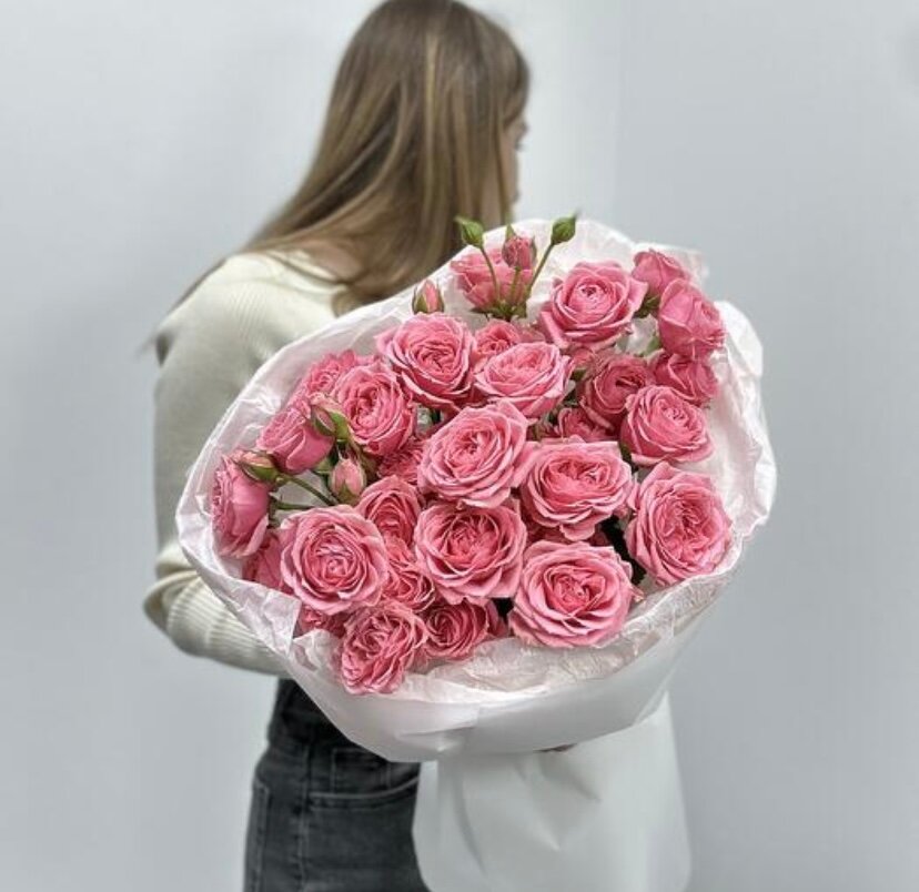Букет живых цветов, кустовые розы NURA FLOWERS, 9 цветов, на стеблях, высота 40 см