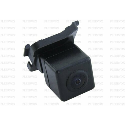 Цветная камера заднего вида c матрицей CCD для автомобилей Mazda 3 BM хетчбек 2013-2017 и угол обзора 175 градусов 5900₽