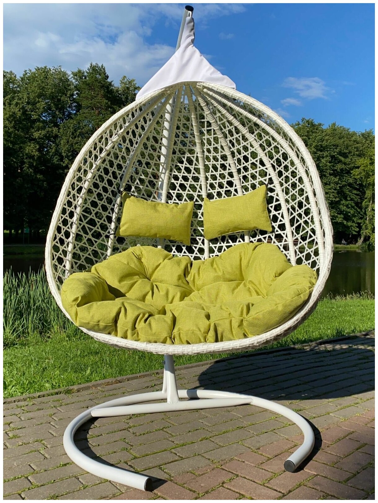 Подвесное двухместное кресло-кокон фиджи белый + каркас (салатовая подушка, рогожка) - фотография № 4