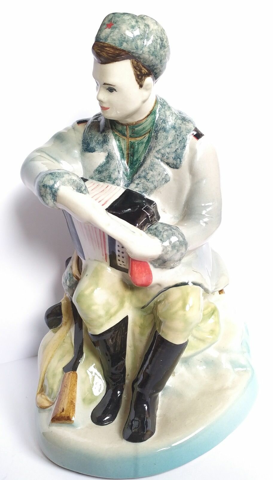 Солдат с гармошкой "Василий Тёркин" — фото 1