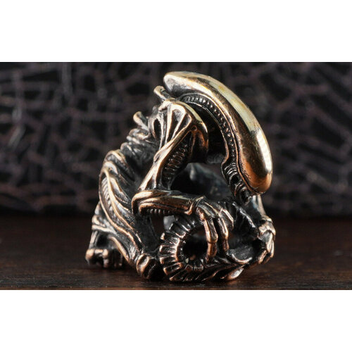 Бусина Чужой