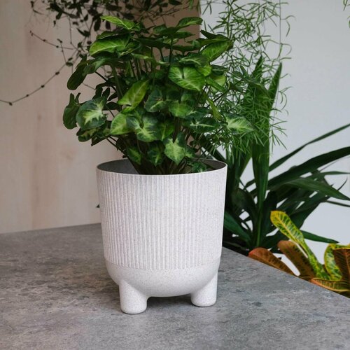 Кашпо на ножках для комнатных растений, пластик, 3 л, д 18, в 20