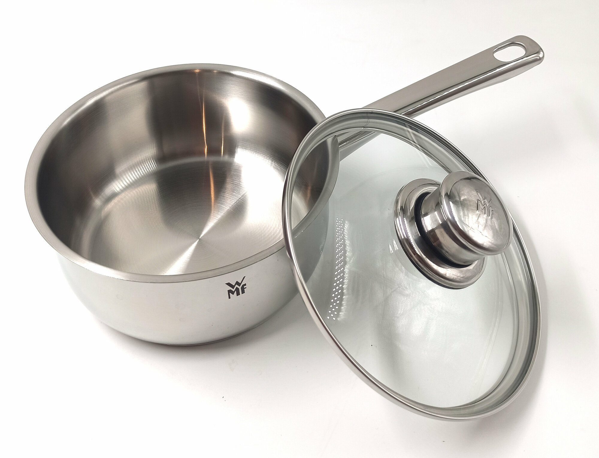 фото Сотейник с крышкой WMF Diadem Plus, 16 см