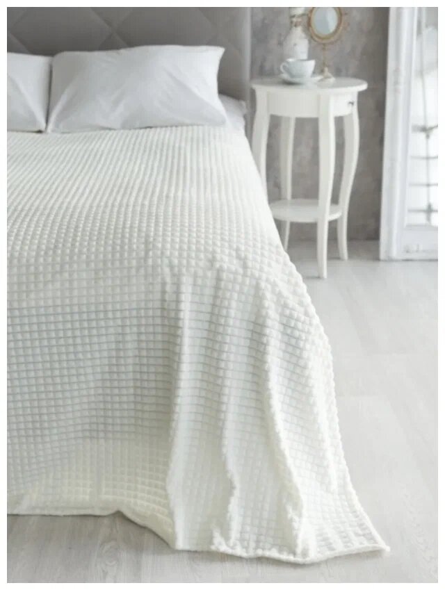 Плед покрывало Кубик велсофт флисовый мягкий теплый на кровать, диван накидка евро размер 200х220 , белый - фотография № 1