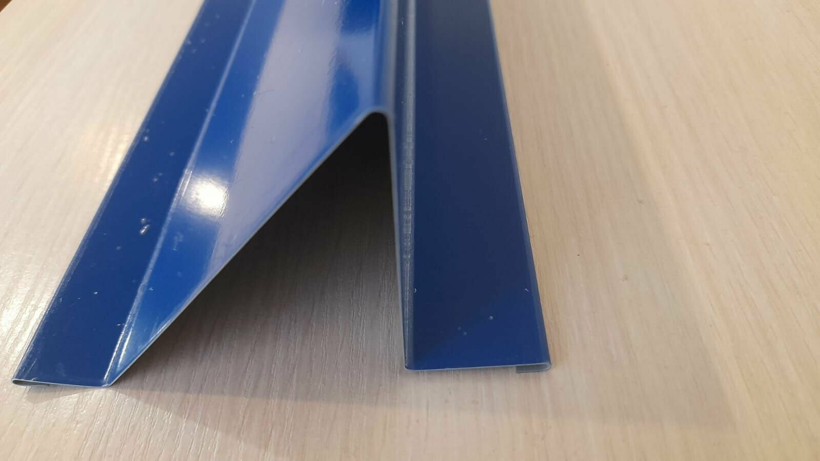 фото Планка снегозадержания , толщина 0,45 м длина 1200мм синий RAL 5005, 4 шт.