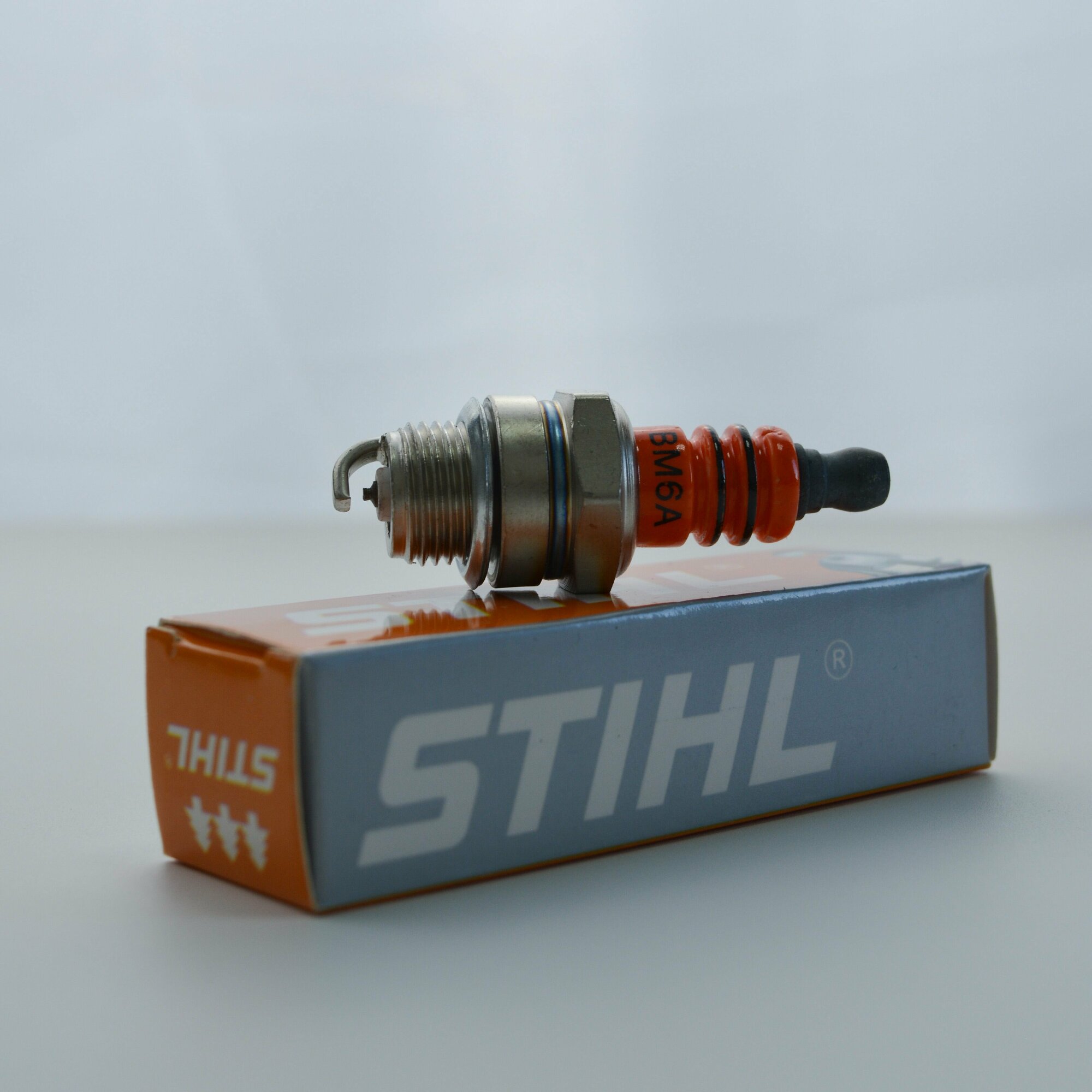 Свеча зажигания STIHL М14х1,25 мм для 2-х тактных двигателей бензопил, бензотриммеров, бензобуров (улучшенная) - фотография № 12