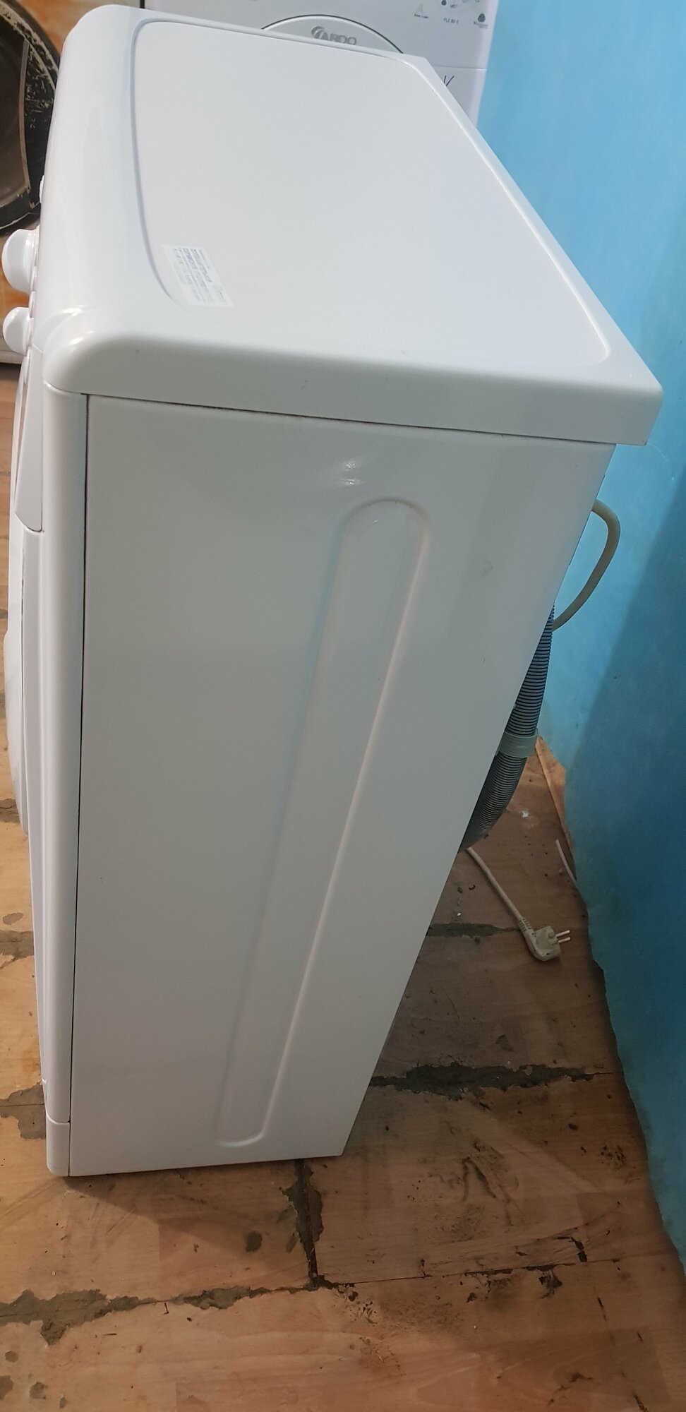 Стиральная машина Indesit IWUB 4085 (CIS)