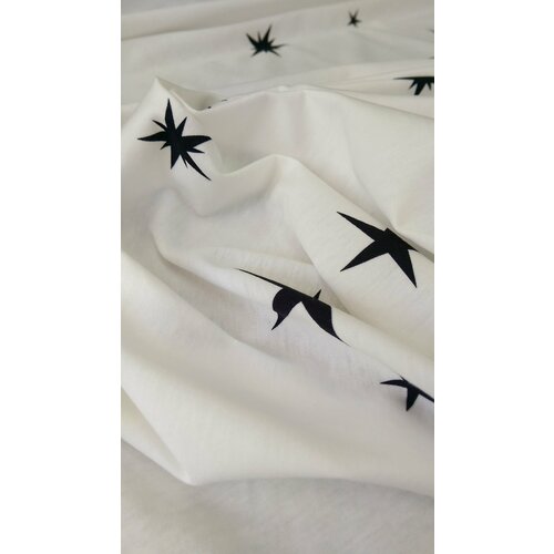 Ткань Трикотаж белого цвета с чёрными звёздами Италия