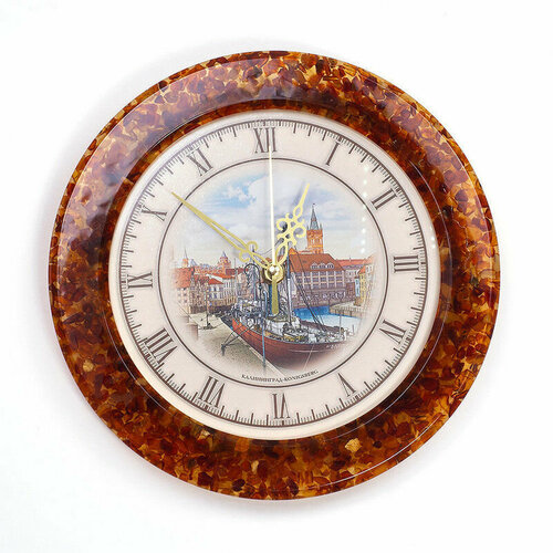 Янтарные часы с изображением набережной Кенигсберга в подарочной коробке