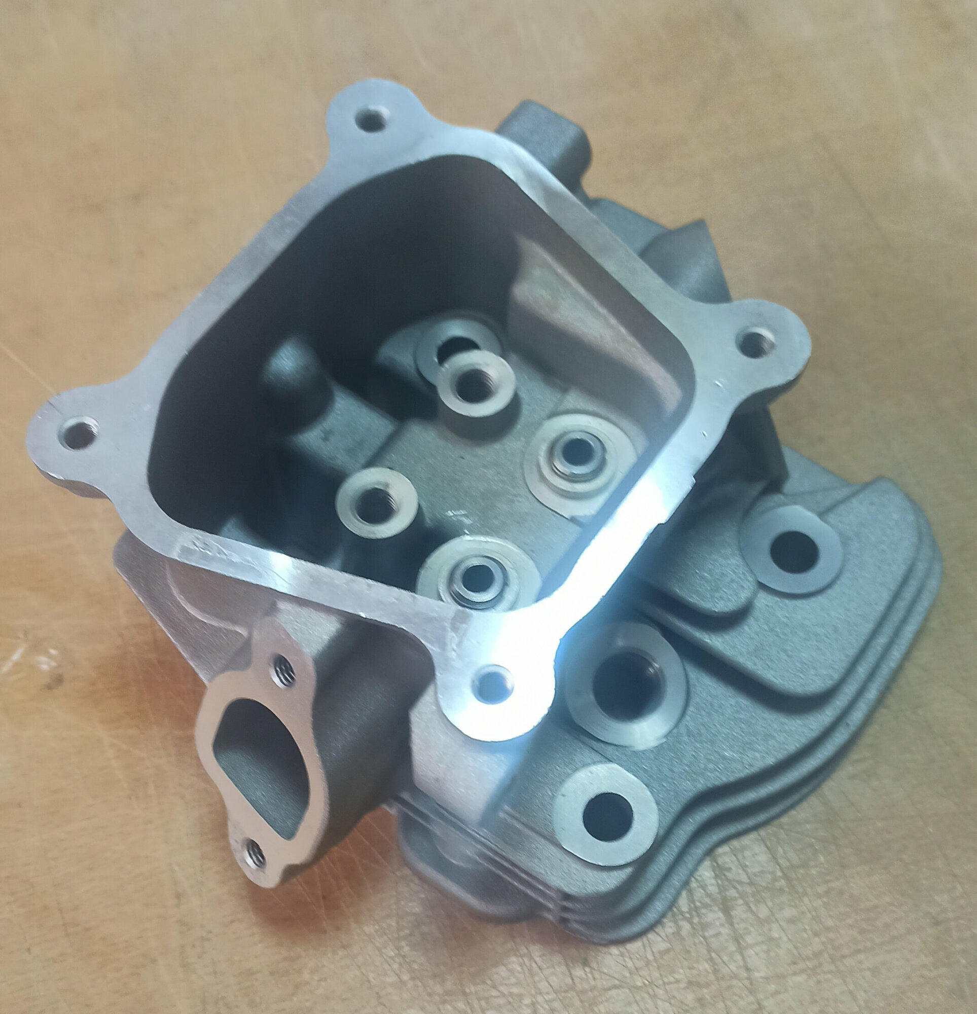 фото Головка блока клапанов мотор мотопомпы 2 или 3 дюйма.