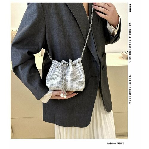 фото Сумка клатч , фактура бархатистая, белый морозка