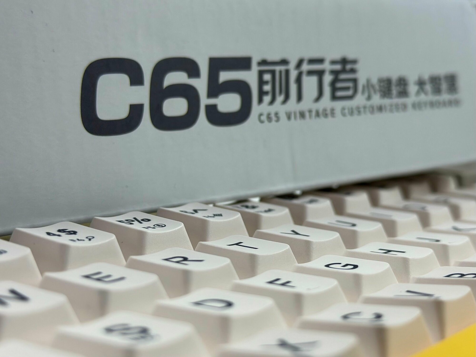 Клавиатура C65v2