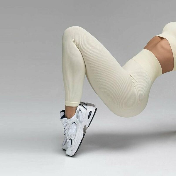 Тайтсы укороченные under Armour