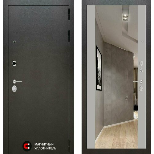 входная металлическая дверь лабиринт нью йорк с зеркалом максимум софт грей Входная дверь Labirint Silver Софт грей с зеркалом Максимум 880x2050, открывание левое