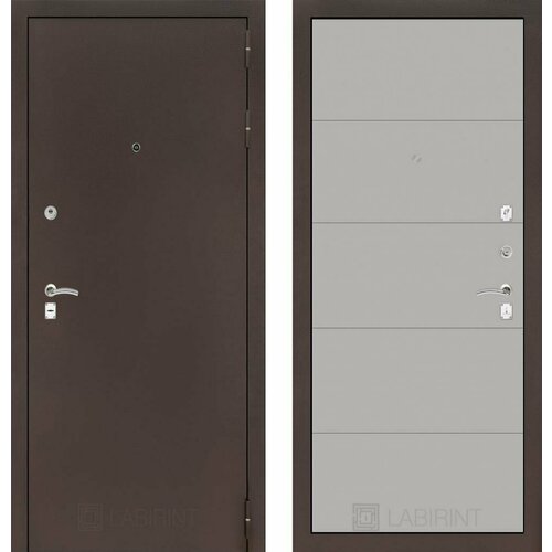 Входная дверь Labirint Classic Антик медный 13 Грей Софт (Серый светлый) 880x2050, открывание левое