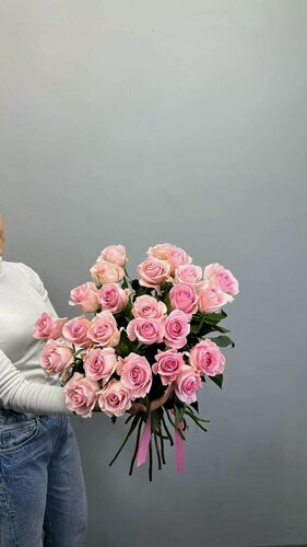 Изображение товара Букет живых цветов "Нежные Чувства" NURA FLOWERS, 25 Роз, без упаковки, под ленту, 60 см