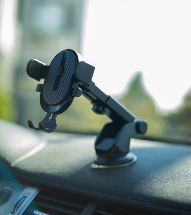 Автомобильный держатель для телефона на присоске Wiiix