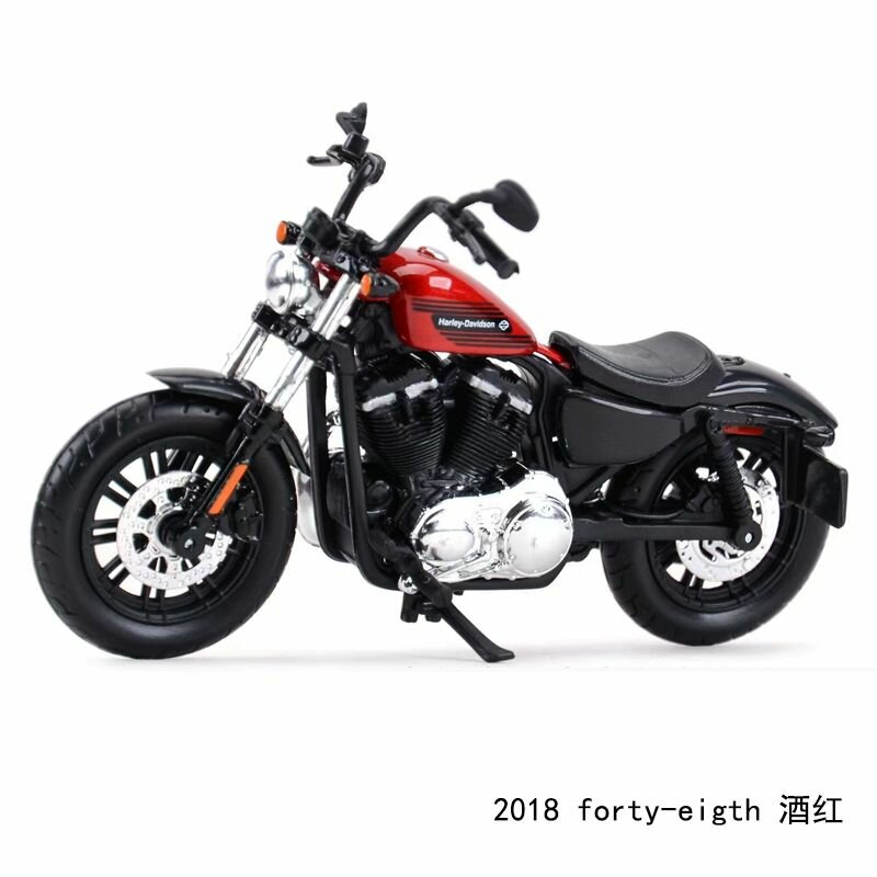 Модель мотоцикла, игрушка для мальчика, Maisto Harley Davidson Street Glide, 1:18, коллекционная, длина 13,9см.