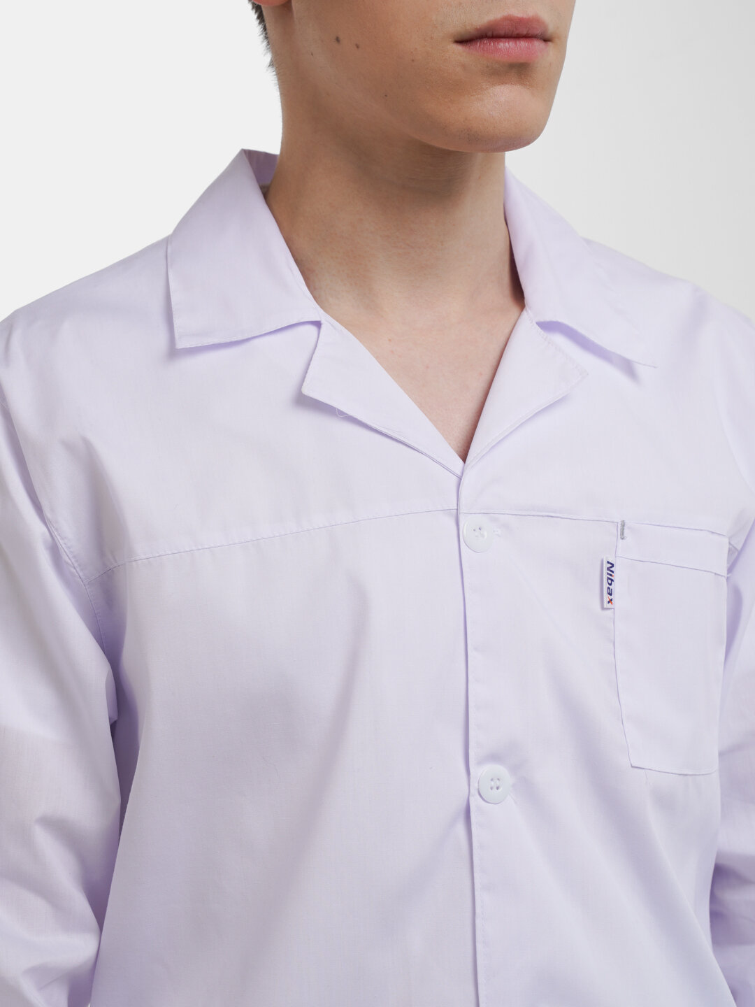 Халат медицинский мужской на пуговицах с отложным воротником — фото 1