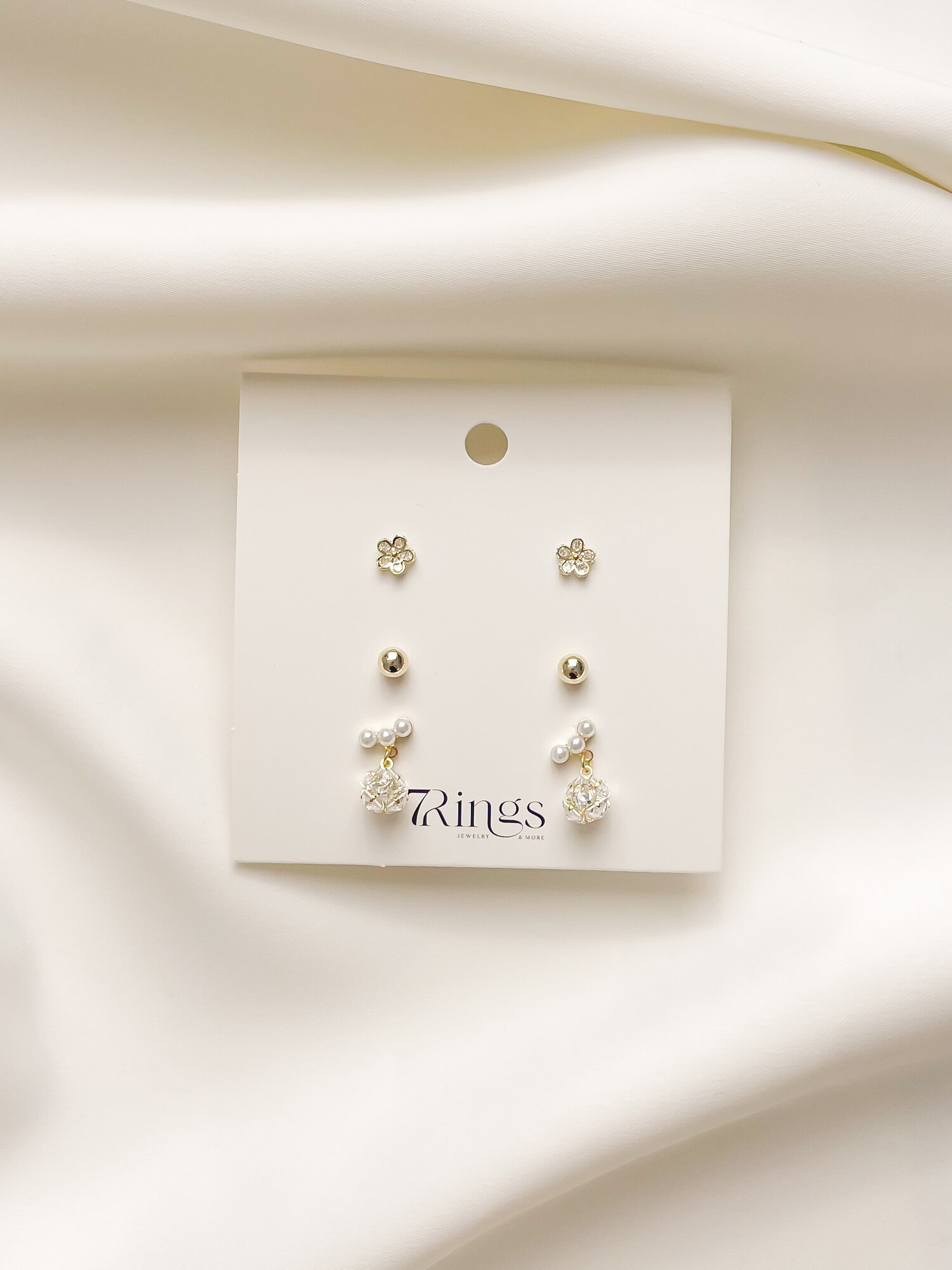 Серьги пусеты, Swarovski Zirconia, размер 6 мм, golden — фото 1