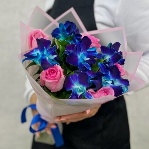 Изображение товара Букет Rybe-Flowers "Ассорти", орхидеи и розы, S, высота 40см