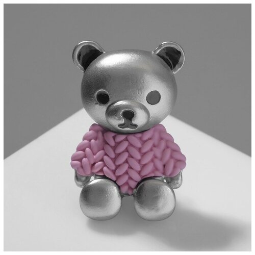фото Брошь "мишка" в свитере, цвет бежево-розовый в матовом серебре queen fair