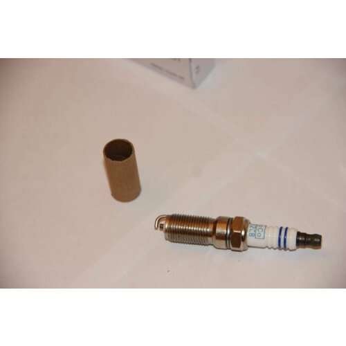 Свечи зажигания Ford 1493001 Свеча зажигания 1шт FORDфорд Фокус Фиеста Мондео MAZDAмазда 3 5 6 СХ7 VOLVOвольво С30 S40 V50 400₽