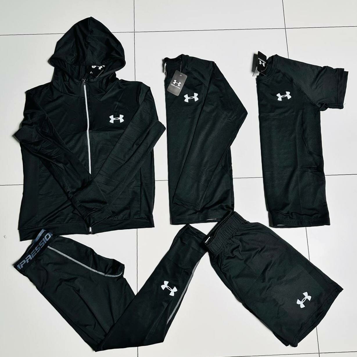 Костюм спортивный