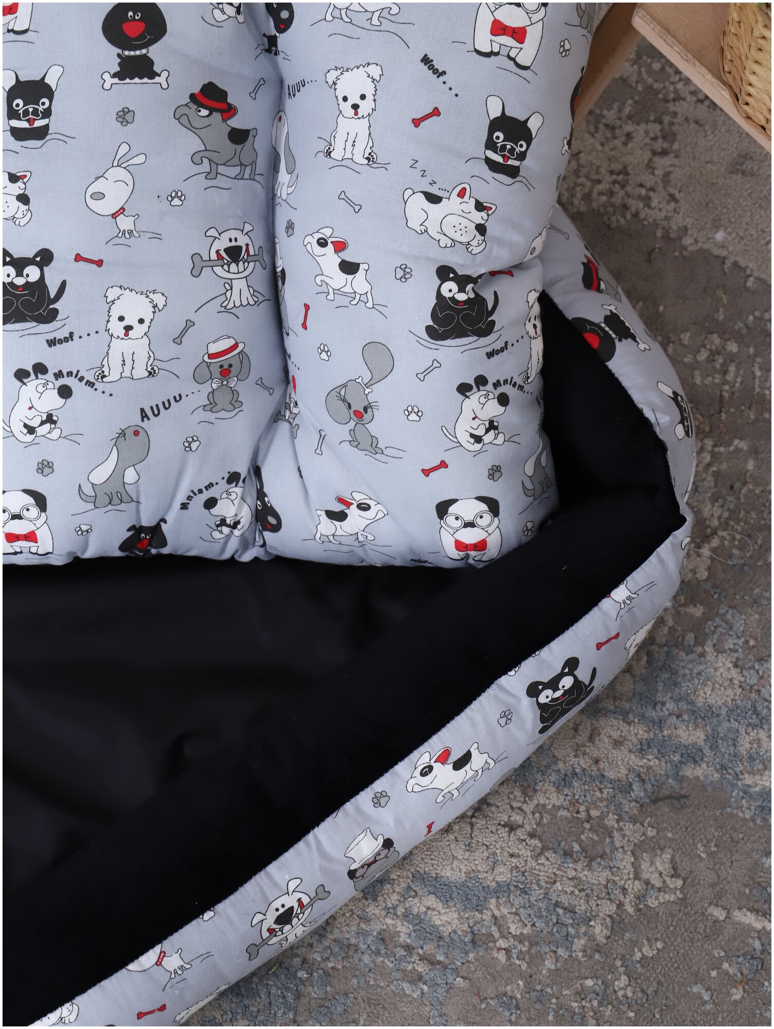 Лежак для кошек и собак. Прямоугольной формы. Черно-серого цвета. 80х65х10 см - фотография № 2
